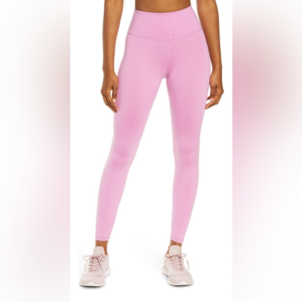🔥IVL Collective Chichi High Waist Leggings
Size:10 Color: Cyclamen (Pink)
